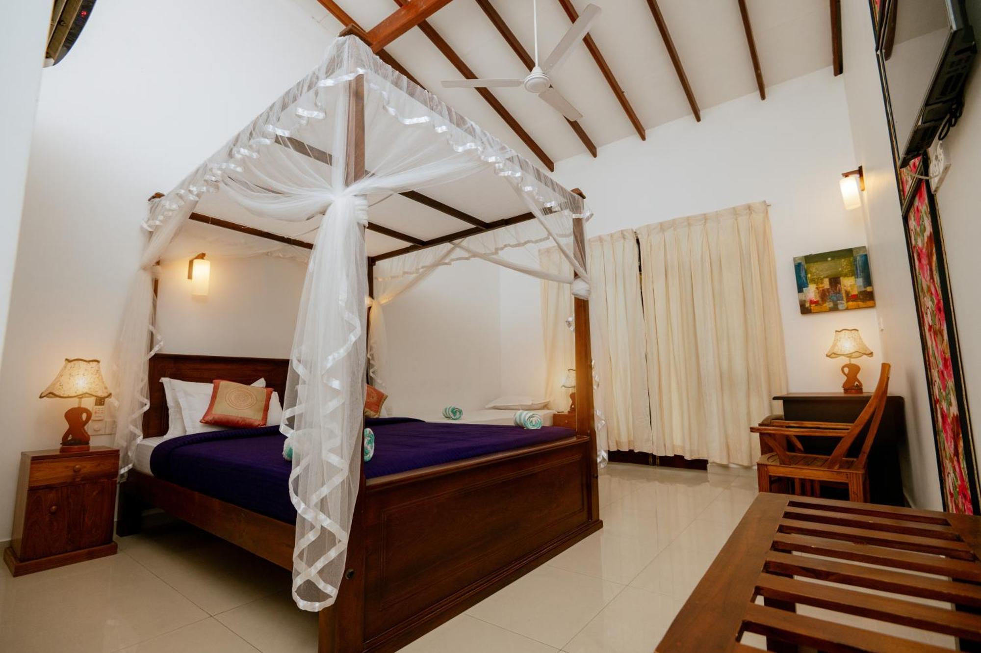 Prince Beach Hotel Bentota Exterior photo