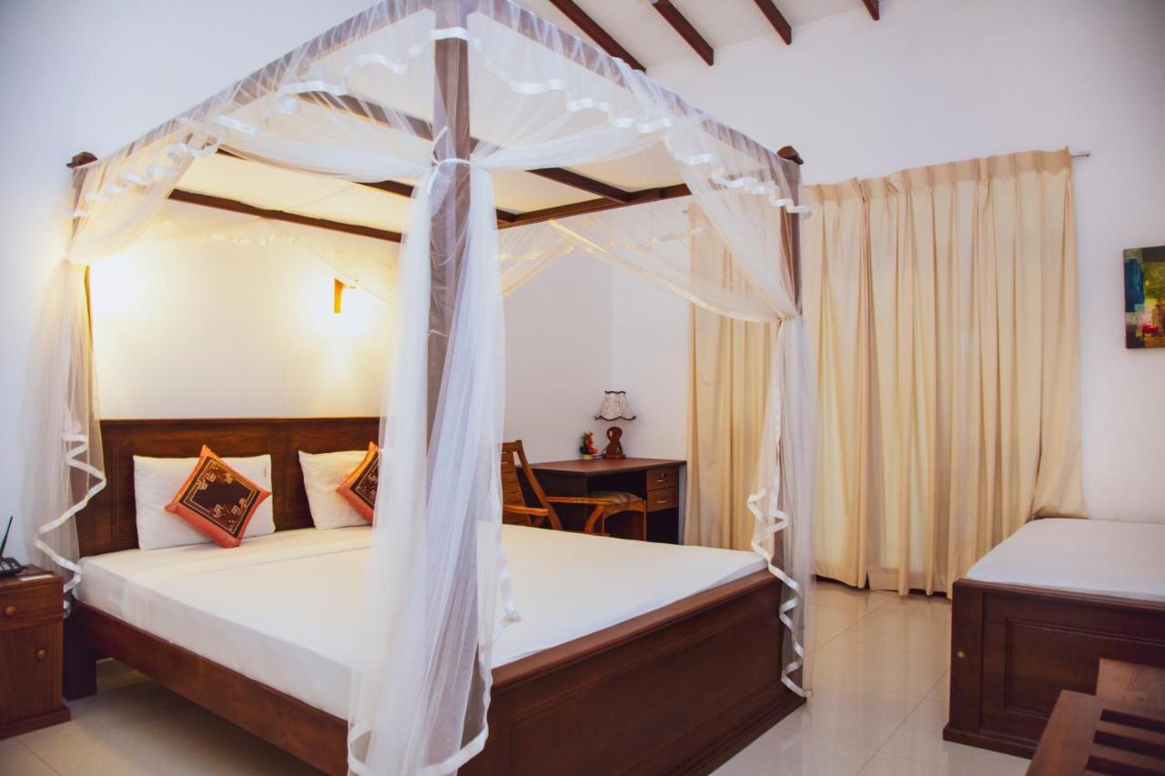 Prince Beach Hotel Bentota Exterior photo