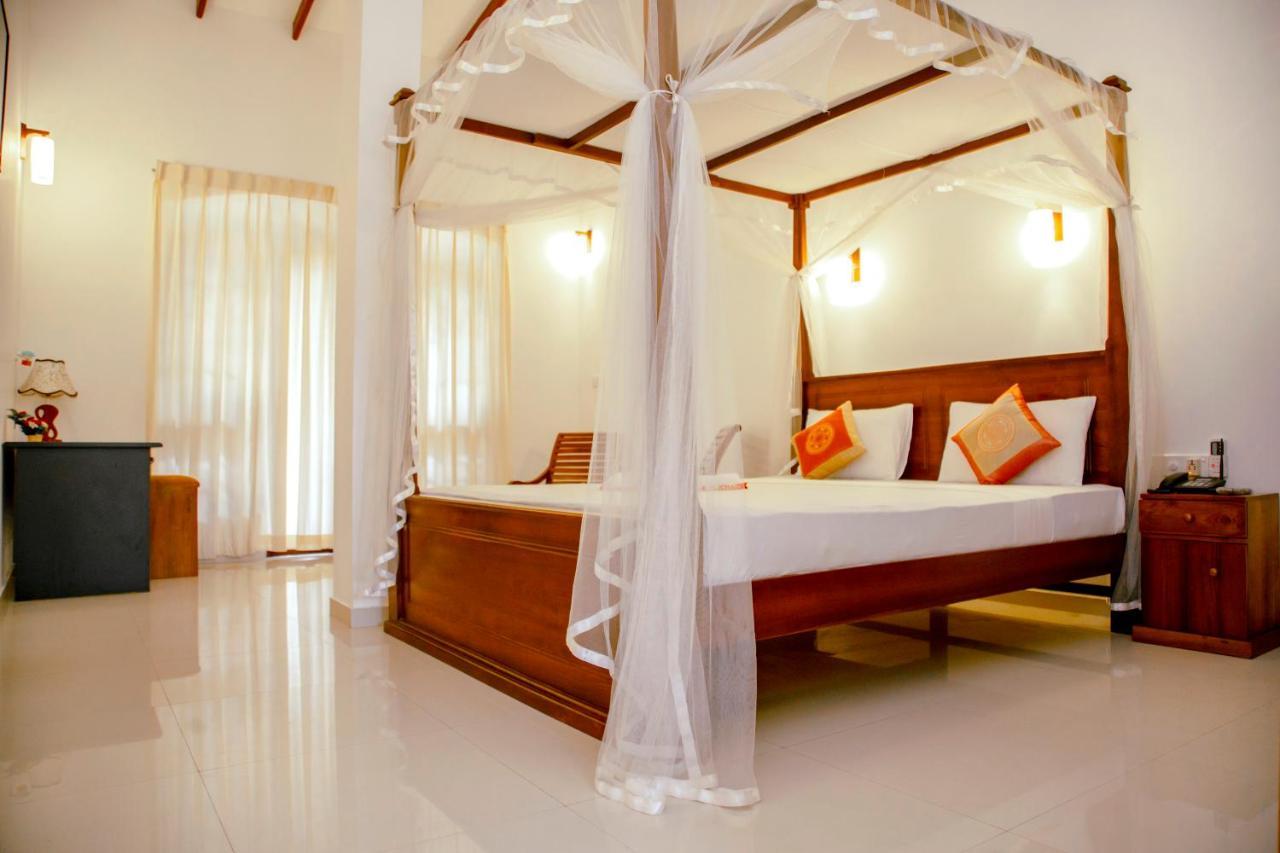 Prince Beach Hotel Bentota Exterior photo